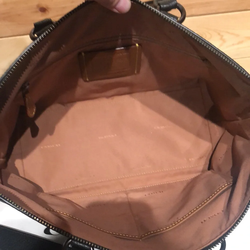 🛑SOLD🛑🖤Coach Black Turnlock Cara Satchel! - Picture 13 of 14